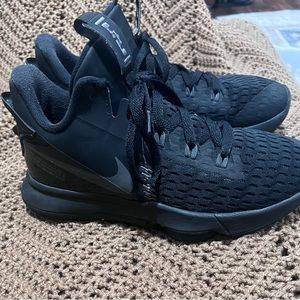 Men’s Nike Basketball Shoes